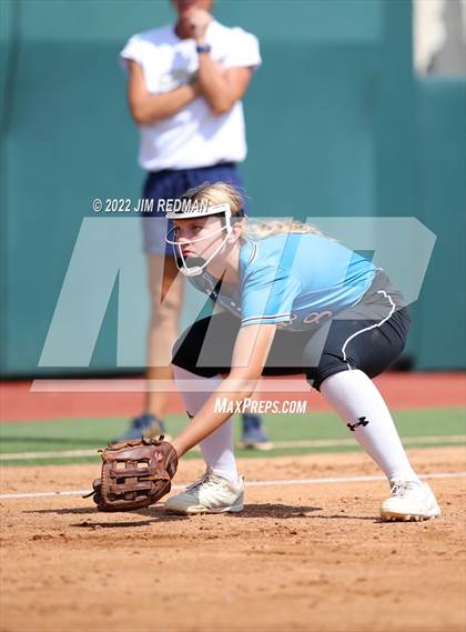 Thumbnail 3 in Lake Creek vs. Rock Hill (UIL 5A Softball Semifinal) photogallery.