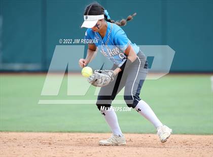 Thumbnail 2 in Lake Creek vs. Rock Hill (UIL 5A Softball Semifinal) photogallery.