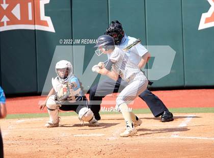 Thumbnail 1 in Lake Creek vs. Rock Hill (UIL 5A Softball Semifinal) photogallery.