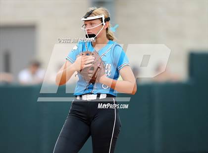 Thumbnail 1 in Lake Creek vs. Rock Hill (UIL 5A Softball Semifinal) photogallery.
