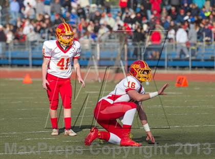 Thumbnail 3 in St. Anthony's vs. Chaminade (CHSFL Class AAA Final) photogallery.
