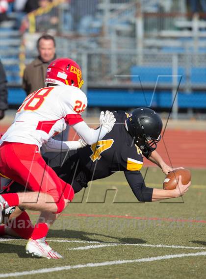 Thumbnail 2 in St. Anthony's vs. Chaminade (CHSFL Class AAA Final) photogallery.
