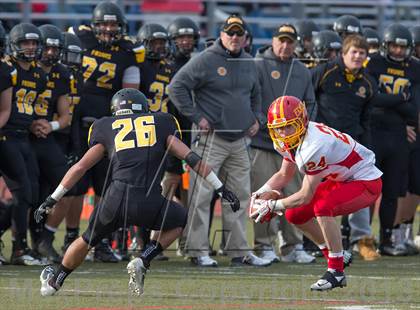 Thumbnail 3 in St. Anthony's vs. Chaminade (CHSFL Class AAA Final) photogallery.