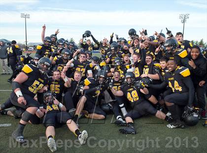 Thumbnail 2 in St. Anthony's vs. Chaminade (CHSFL Class AAA Final) photogallery.