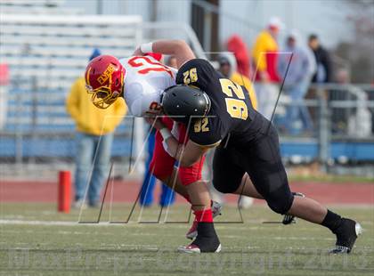 Thumbnail 3 in St. Anthony's vs. Chaminade (CHSFL Class AAA Final) photogallery.