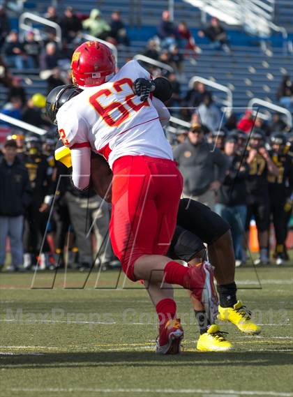 Thumbnail 3 in St. Anthony's vs. Chaminade (CHSFL Class AAA Final) photogallery.
