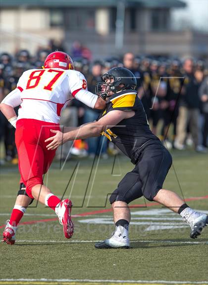 Thumbnail 3 in St. Anthony's vs. Chaminade (CHSFL Class AAA Final) photogallery.