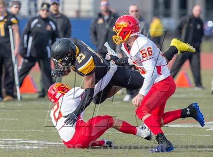 Thumbnail 1 in St. Anthony's vs. Chaminade (CHSFL Class AAA Final) photogallery.