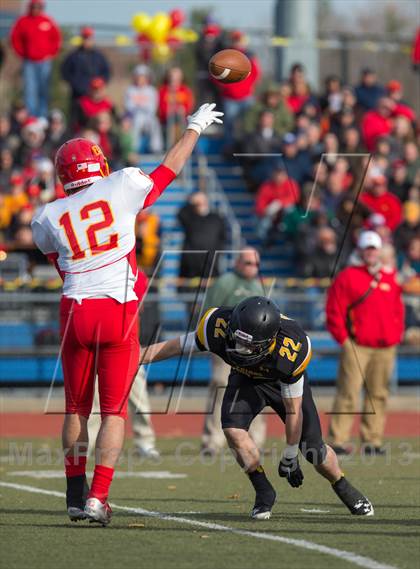 Thumbnail 2 in St. Anthony's vs. Chaminade (CHSFL Class AAA Final) photogallery.