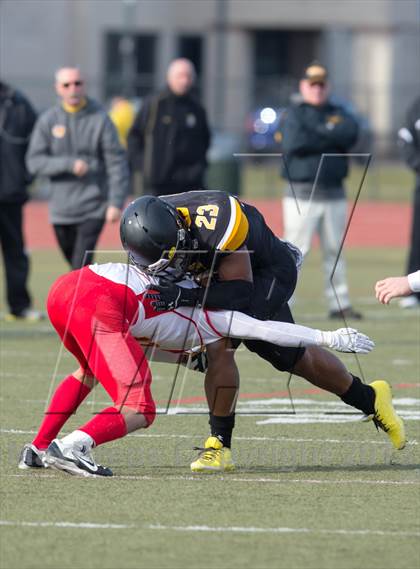 Thumbnail 3 in St. Anthony's vs. Chaminade (CHSFL Class AAA Final) photogallery.