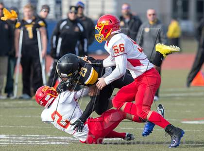 Thumbnail 2 in St. Anthony's vs. Chaminade (CHSFL Class AAA Final) photogallery.