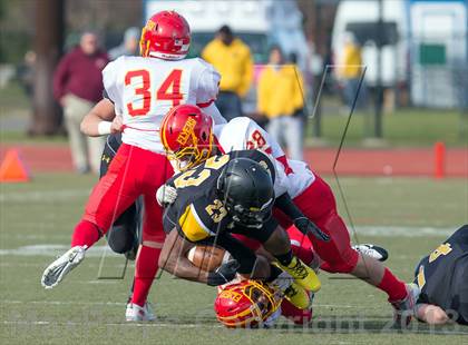 Thumbnail 1 in St. Anthony's vs. Chaminade (CHSFL Class AAA Final) photogallery.