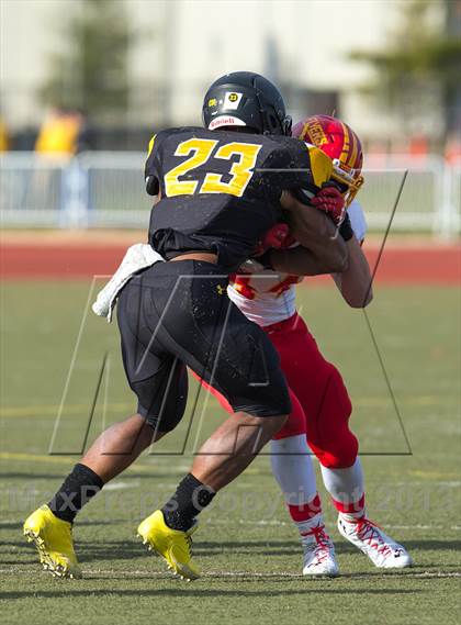 Thumbnail 2 in St. Anthony's vs. Chaminade (CHSFL Class AAA Final) photogallery.