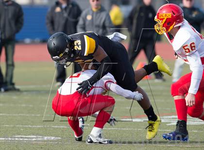 Thumbnail 2 in St. Anthony's vs. Chaminade (CHSFL Class AAA Final) photogallery.