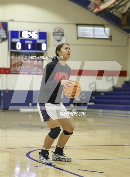 Thumbnail 3 in Beverly Hills vs Leuzinger (CIFSS D6 Quarter Finals) photogallery.
