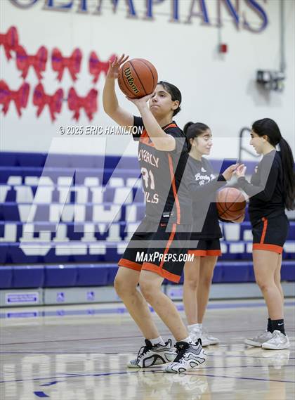 Thumbnail 3 in Beverly Hills vs Leuzinger (CIFSS D6 Quarter Finals) photogallery.