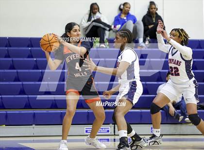 Thumbnail 1 in Beverly Hills vs Leuzinger (CIFSS D6 Quarter Finals) photogallery.