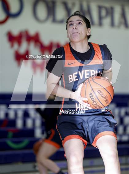 Thumbnail 3 in Beverly Hills vs Leuzinger (CIFSS D6 Quarter Finals) photogallery.