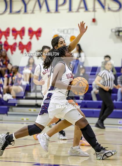 Thumbnail 2 in Beverly Hills vs Leuzinger (CIFSS D6 Quarter Finals) photogallery.