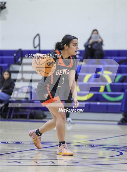 Thumbnail 2 in Beverly Hills vs Leuzinger (CIFSS D6 Quarter Finals) photogallery.