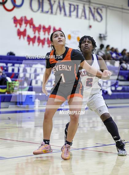 Thumbnail 3 in Beverly Hills vs Leuzinger (CIFSS D6 Quarter Finals) photogallery.