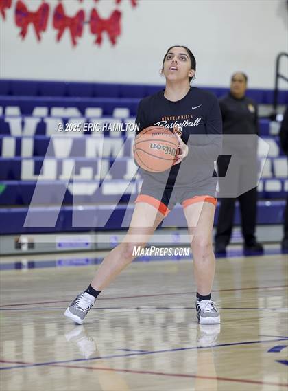 Thumbnail 2 in Beverly Hills vs Leuzinger (CIFSS D6 Quarter Finals) photogallery.