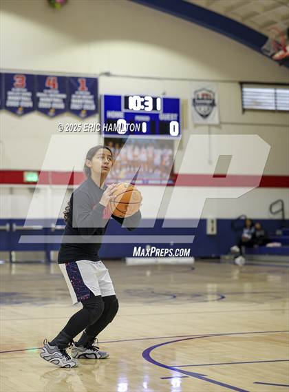 Thumbnail 3 in Beverly Hills vs Leuzinger (CIFSS D6 Quarter Finals) photogallery.