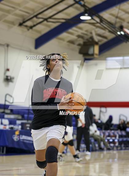Thumbnail 2 in Beverly Hills vs Leuzinger (CIFSS D6 Quarter Finals) photogallery.