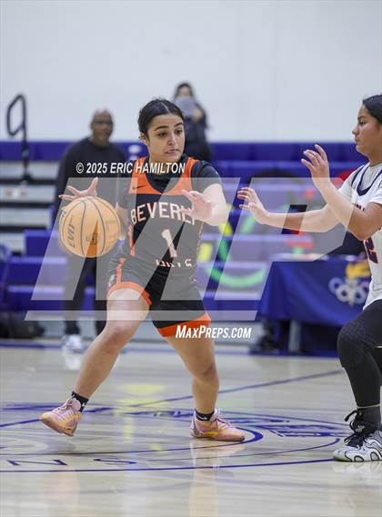 Thumbnail 3 in Beverly Hills vs Leuzinger (CIFSS D6 Quarter Finals) photogallery.