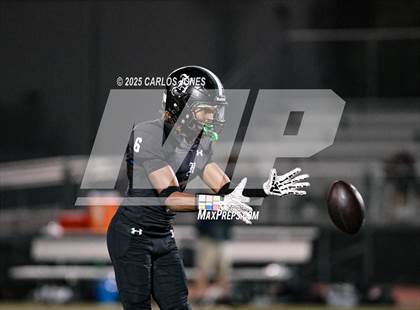 Thumbnail 1 in Los Angeles vs Hawkins (CIF CS Division lll Round 1) photogallery.