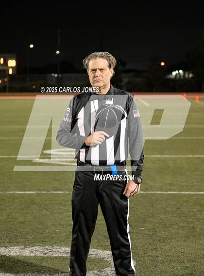 Thumbnail 3 in Los Angeles vs Hawkins (CIF CS Division lll Round 1) photogallery.