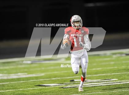Thumbnail 3 in Kemp vs. Lone Oak (UIL 3A Bi-District Playoff) photogallery.