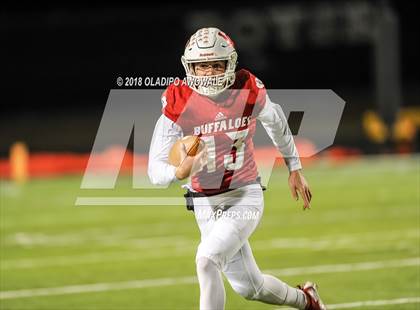 Thumbnail 3 in Kemp vs. Lone Oak (UIL 3A Bi-District Playoff) photogallery.