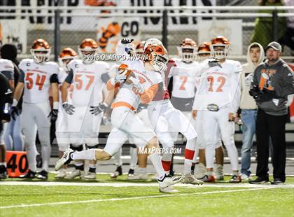 Thumbnail 3 in Kemp vs. Lone Oak (UIL 3A Bi-District Playoff) photogallery.