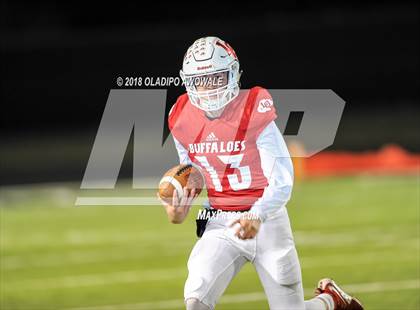 Thumbnail 1 in Kemp vs. Lone Oak (UIL 3A Bi-District Playoff) photogallery.