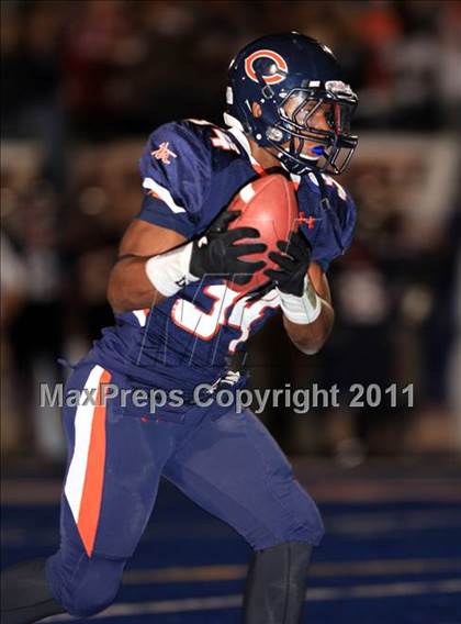 Thumbnail 1 in Notre Dame @ Chaminade photogallery.
