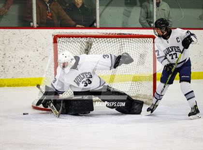 Thumbnail 2 in Eagle River vs Chugiak (Battle of the Bridge) photogallery.