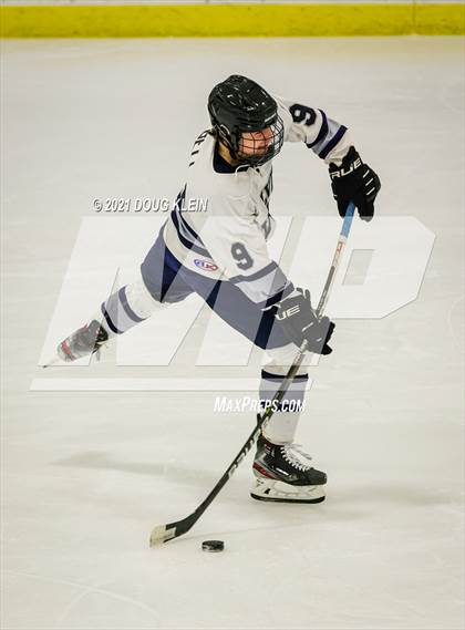 Thumbnail 1 in Eagle River vs Chugiak (Battle of the Bridge) photogallery.