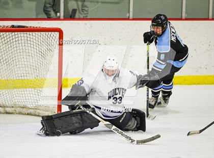 Thumbnail 2 in Eagle River vs Chugiak (Battle of the Bridge) photogallery.