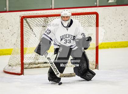 Thumbnail 1 in Eagle River vs Chugiak (Battle of the Bridge) photogallery.