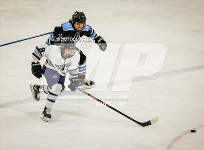 Thumbnail 2 in Eagle River vs Chugiak (Battle of the Bridge) photogallery.