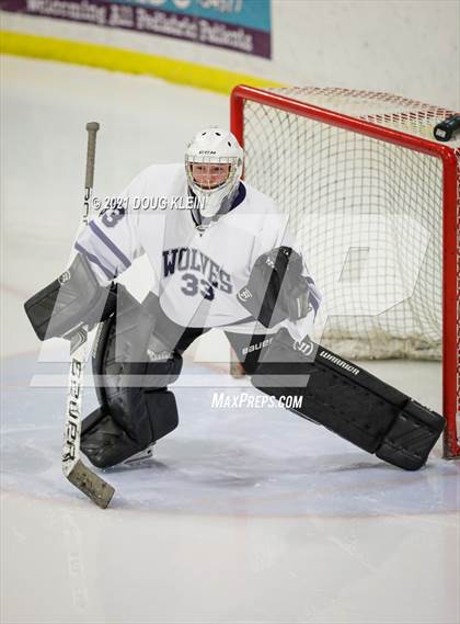 Thumbnail 1 in Eagle River vs Chugiak (Battle of the Bridge) photogallery.