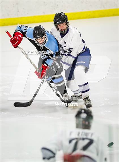 Thumbnail 2 in Eagle River vs Chugiak (Battle of the Bridge) photogallery.