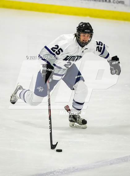 Thumbnail 1 in Eagle River vs Chugiak (Battle of the Bridge) photogallery.