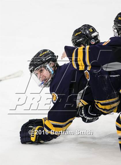 Thumbnail 3 in Skaneateles vs. Kenmore East (NYSPHSAA Division 2 Final) photogallery.