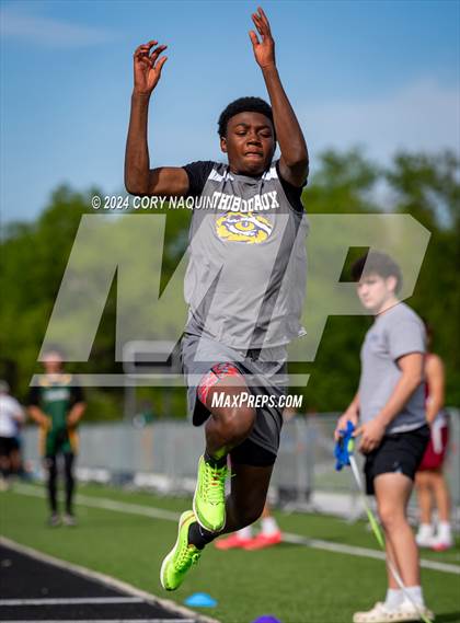 Thumbnail 1 in South Terrebonne (Gator Relays) photogallery.