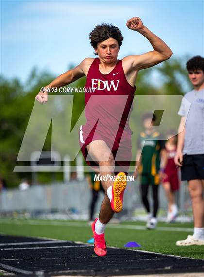 Thumbnail 1 in South Terrebonne (Gator Relays) photogallery.
