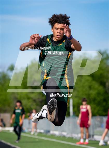 Thumbnail 2 in South Terrebonne (Gator Relays) photogallery.