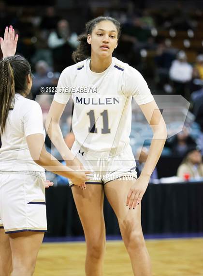 Thumbnail 2 in Green Mountain vs Mullen (CHSAA 4A Final Four) photogallery.