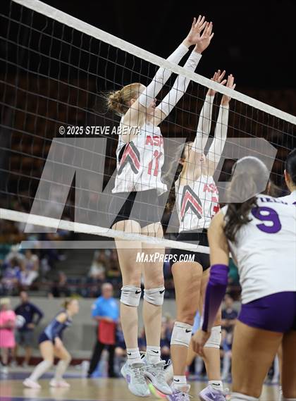 Thumbnail 2 in Bayfield vs. Aspen (CHSAA 3A First Round) photogallery.